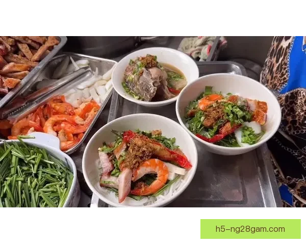 震撼数万越南街头观战后吃喝