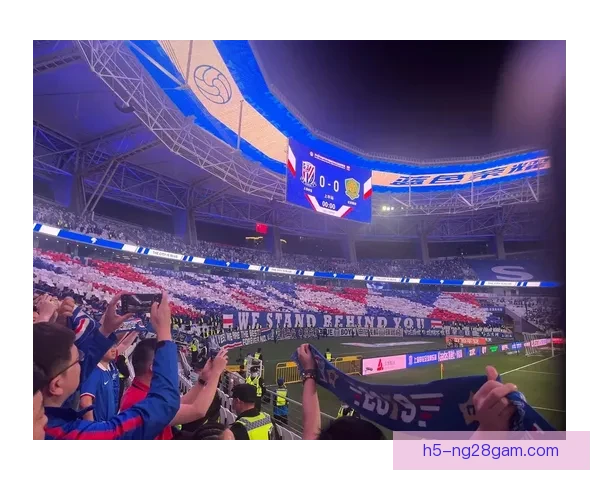 追溯荣耀根脉全队走进申花中心